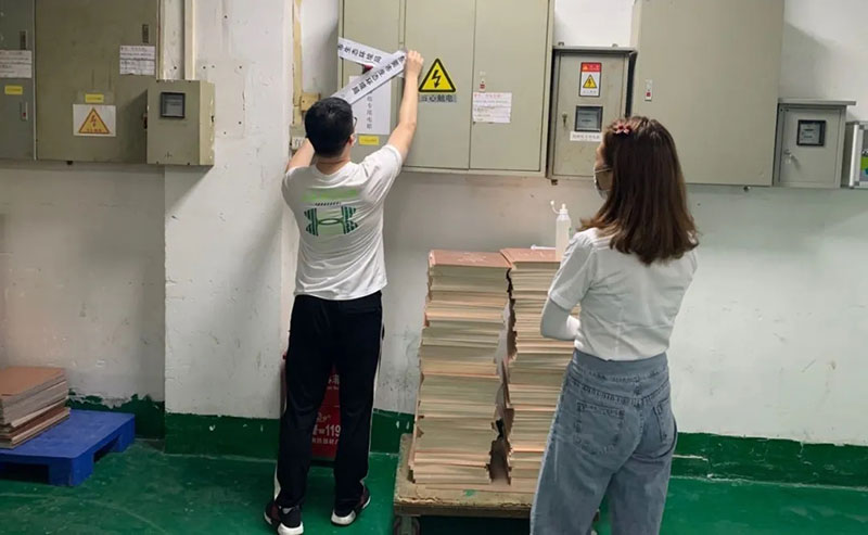 雷霆出擊，對違法排污企業(yè)零容忍！